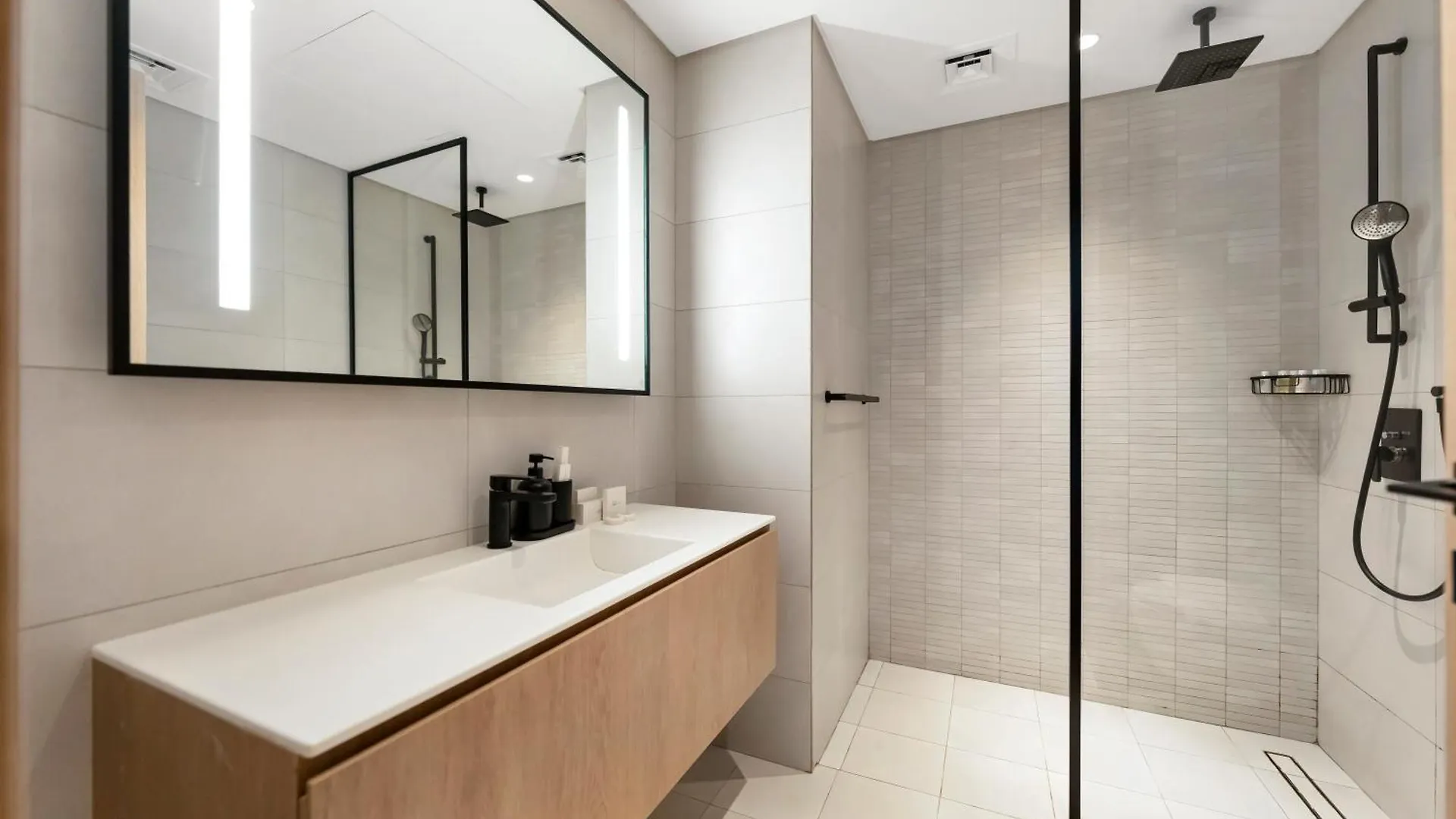 Lux Studio Near Burj Khalifa In Business Bay Dubai United Arab Emirates
