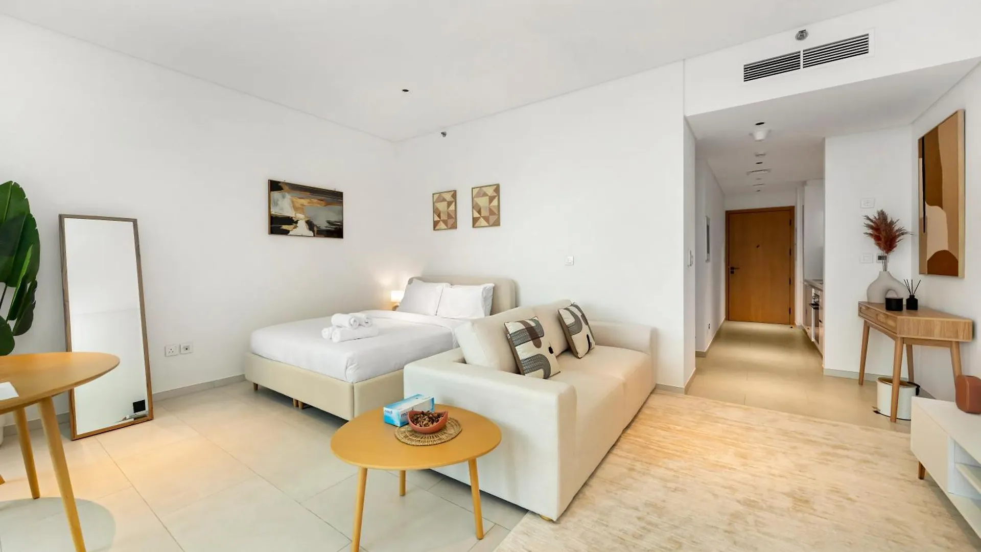Lux Studio Near Burj Khalifa In Business Bay Dubai Apartment