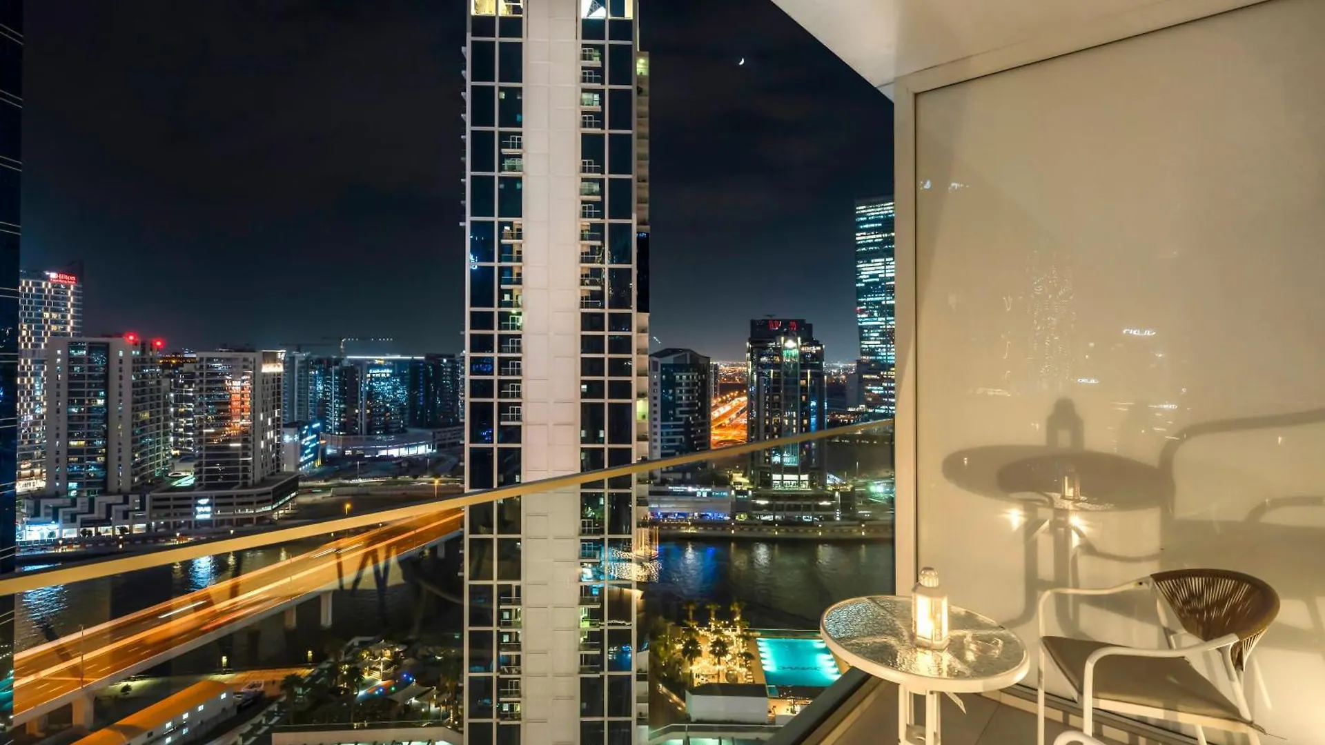 Lux Studio Near Burj Khalifa In Business Bay Dubai