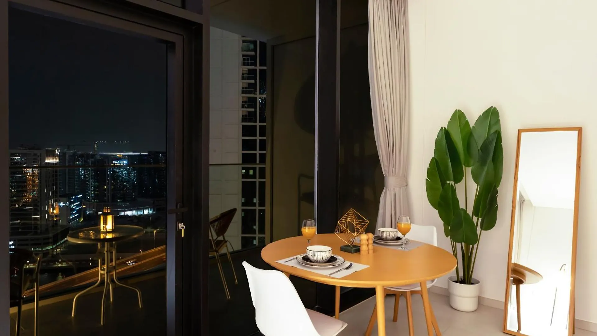 Lux Studio Near Burj Khalifa In Business Bay Dubai