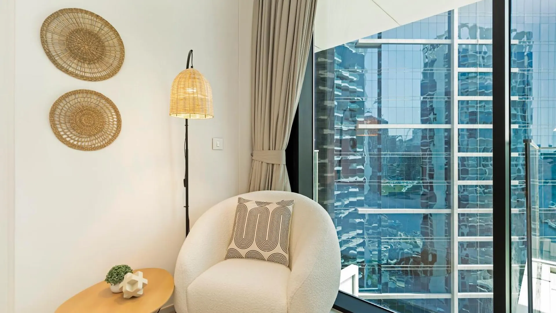 Lux Studio Near Burj Khalifa In Business Bay Dubai