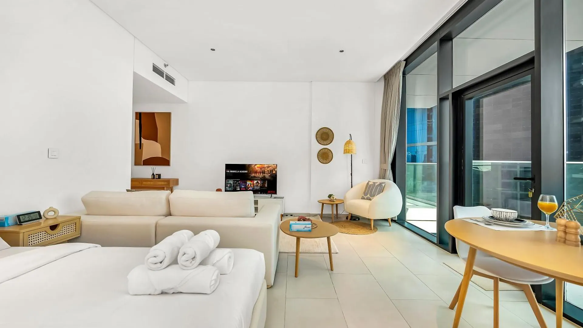 Lux Studio Near Burj Khalifa In Business Bay Dubai